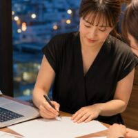 サロン キャッチコピー 作成コツを紹介する、予約につながる言葉を考える美容サロンのイメージ画像