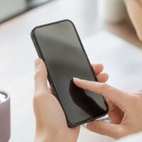 ホットペッパーの口コミは誰が書いたかわかるのか、美容室側に表示される情報の範囲を確認するイメージ