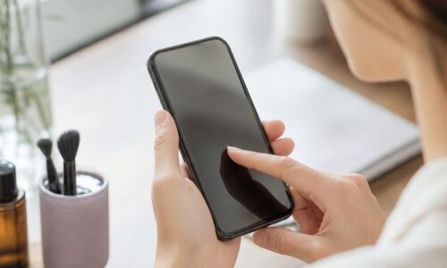ホットペッパーの口コミは誰が書いたかわかるのか、美容室側に表示される情報の範囲を確認するイメージ