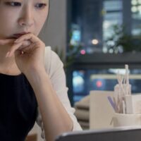 ネイルサロンに客が来ない理由を分析し、集客の落とし穴を考えるネイリスト