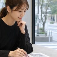 サロンの顧客理想像を整理し、年齢より先にペルソナ設定の軸を考えるイメージ