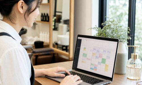 サロンボード pc 版をパソコンで利用する方法とスマホ版との違いを解説するイメージ